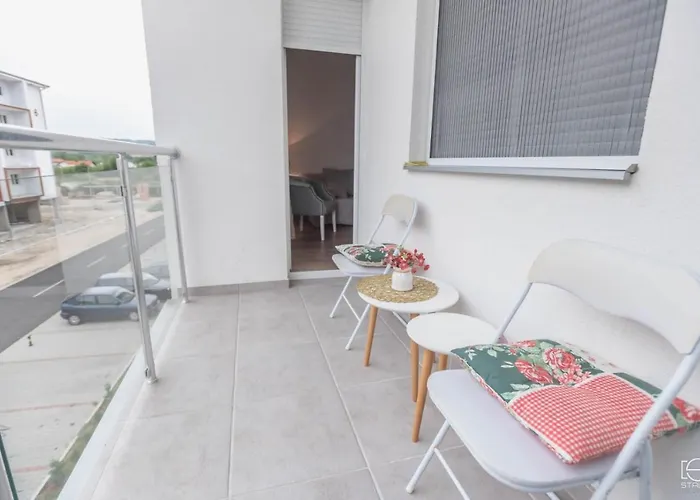 Lena * Баня-Ковиляча